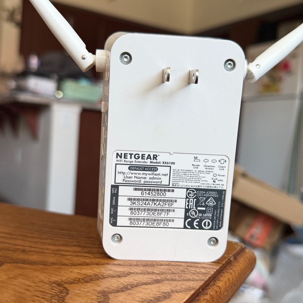 NETGEAR White Wireless Access Point - Picture 2 of 3